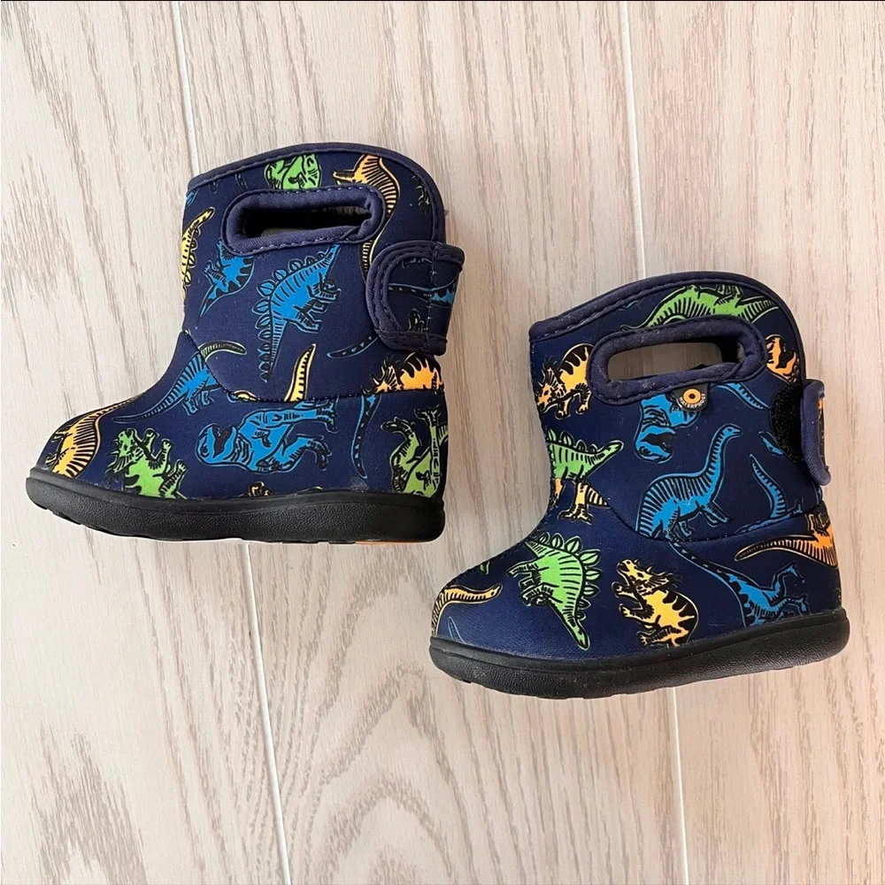 NWOT Bogs dinosaur boots - Picture 2 of 7